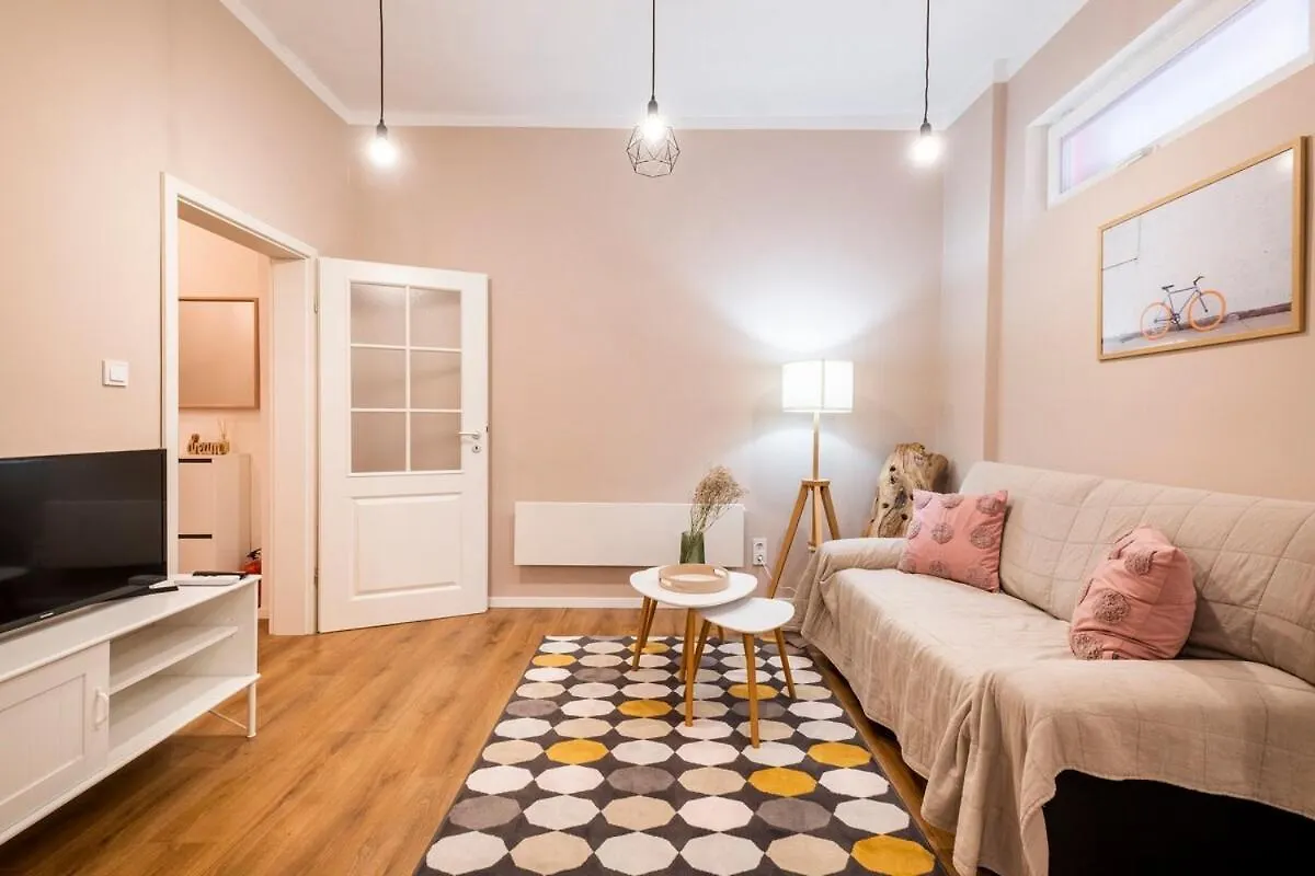 Apartment Top Centre 1 Bedroom Apt Next To Vitosha Blvd. Sofia