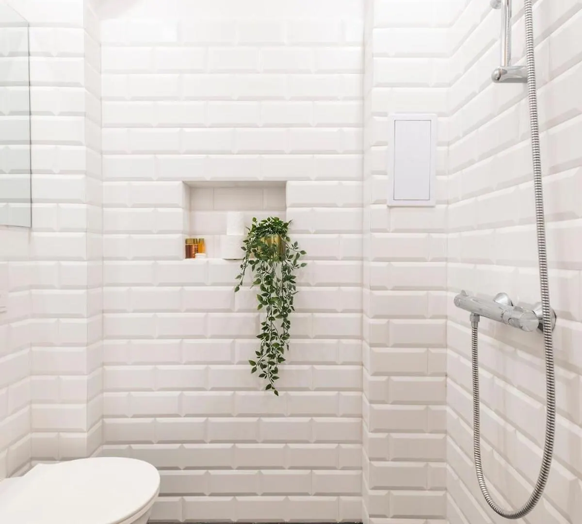 Top Centre 1 Bedroom Apt Next To Vitosha Blvd. Sofia