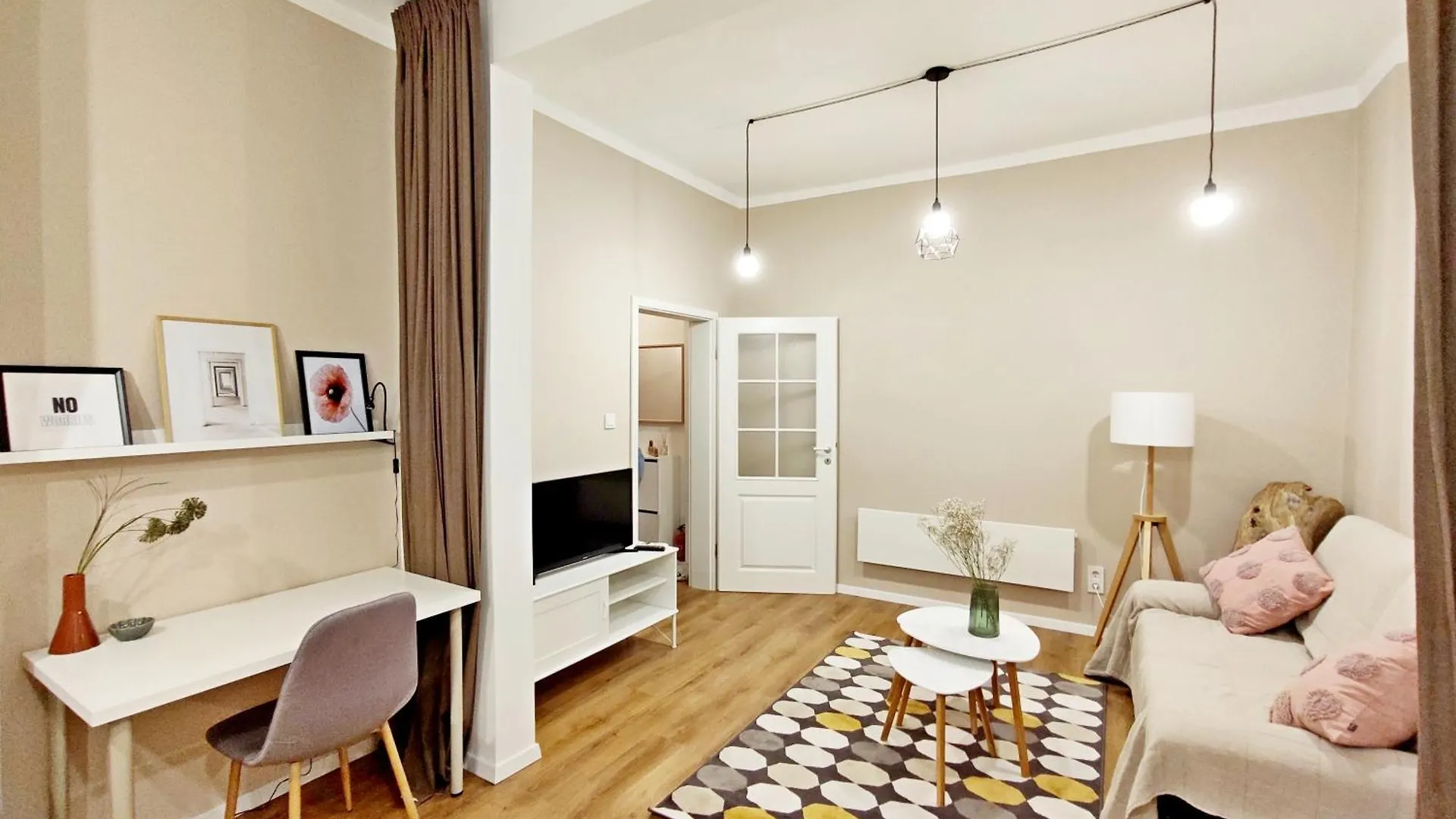 Top Centre 1 Bedroom Apt Next To Vitosha Blvd. Sofia Apartment