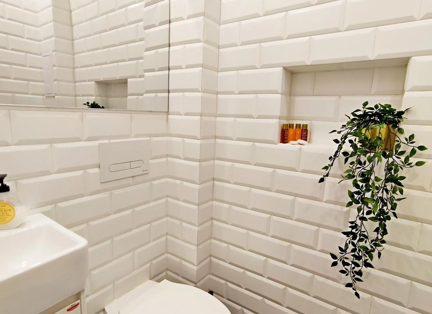 Top Centre 1 Bedroom Apt Next To Vitosha Blvd. Sofia
